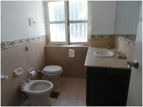 Hermosa Casa En Playa Mansa Consulte!!!!- Ref: 6520