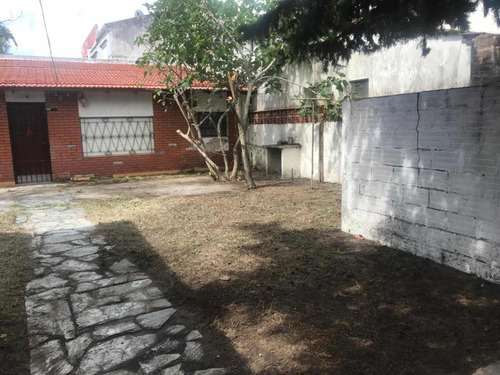 Casa Para Reciclar De 3 Ambientes Cochera Parque
