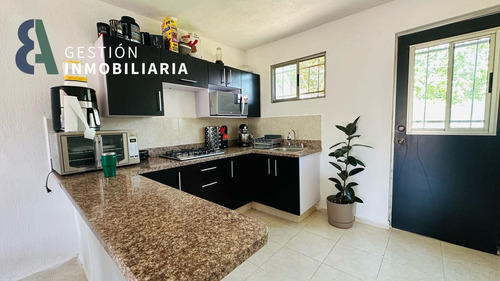 Casa En Venta En El Fraccionamiento Heroes, Merida, Yuc. Ccv387