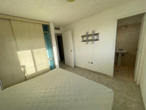 Apartamento En Playa El Ángel, Av Aldonza Manrrique