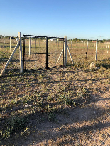 Vendo Terreno + Quincho Cerrado + Parrilla + Pileta