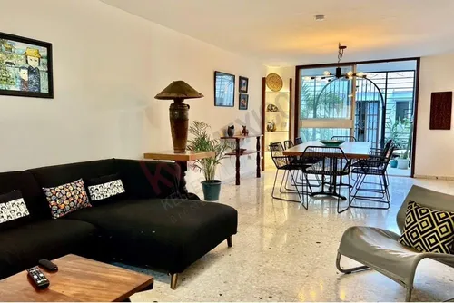 Precio Reducido Casa Con 2 Terrazas En La Azotea Y Un Patio