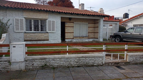 Casa 3 Ambientes Venta Lomas Del Mirador 