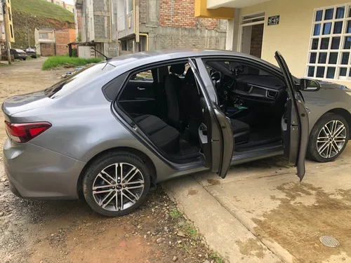 Kia Río Sedan Modelo 2019 Cámara Y Sensor De Reversa Soat Y