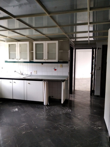 Imagen 4 de 12 de Vendo D Oportunidad Departamento 245 M2 $.880/m2.super Lujo Acabados Europa. El Bosque (bajo). Vistas Unicas. Seguridad. 2 Garages Cubiertos Y Bodega. Copropiedad 840 M2 Parque Privado Bbq . Y Mas...