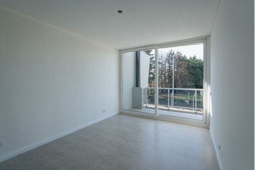 Townhouse En Alquiler En Luciérnagas 5 Ambientes