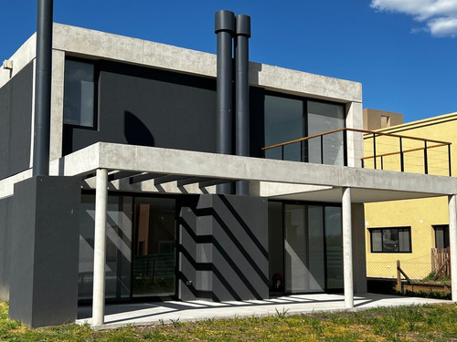 Casa En Venta Puertos Escobar Barrio Araucarias