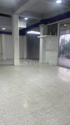 Local Comercial En Arriendo