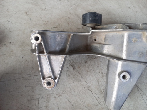 Base Soporte De Alternador Audi Q7 07-10 #70 (Usado)