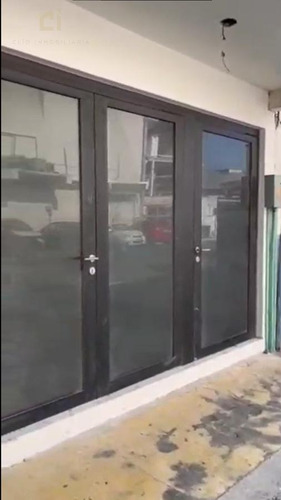 Edificio En Renta En El Centro De Veracruz, Es De Plantas Y Cuenta Con Baños Para Dama Y Cablleros