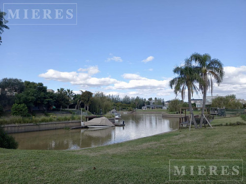 Lote En Venta Al Rio En El Yacht, Nordelta.