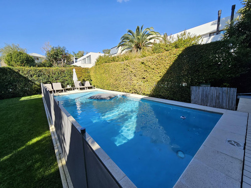 Espectacular Casa En Barrio Semi Privado