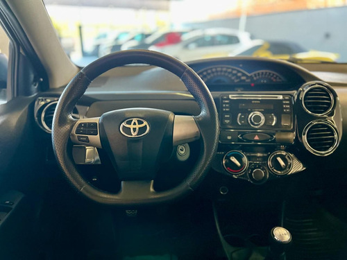 Toyota Etios ETIOS XLS Sedan 1.5 Flex 16V 4p Mec.