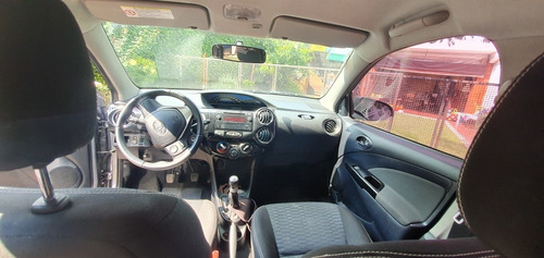Toyota Etios 1.5 Cross 2016