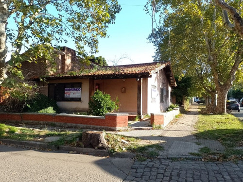 Venta De Casa Sobre Avenida Amenedo