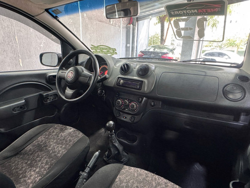 Fiat Uno Uno Vivace 1.0 8V (Flex) 4p