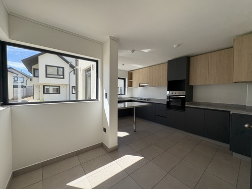 Arriendo Amplias Casas Condominio Praderas Curamonte