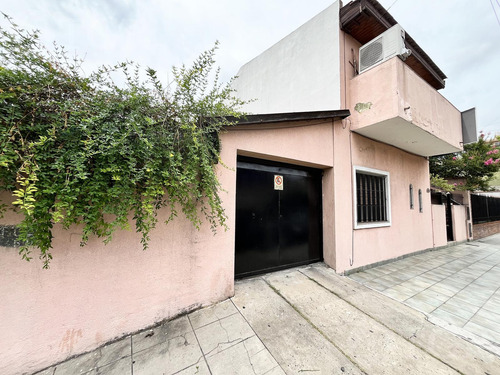 Casa Multifamiliar En Valentín Alsina