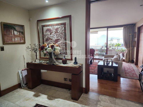 Departamento En Venta De 5 Dorm. En Las Condes