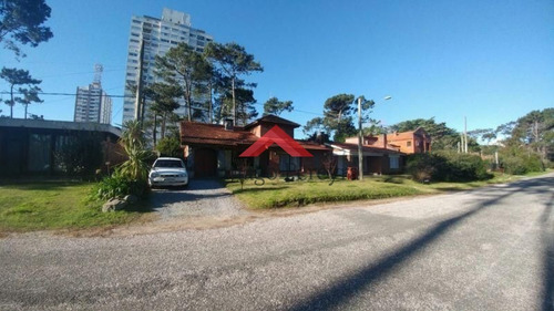 Casa En Venta Mansa 4 Dormitorios- Ref: 5624