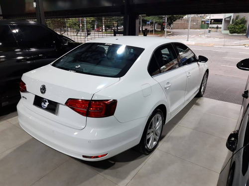 Volkswagen Jetta 2.0 Tsi Highline 211cv Gasolina 4p