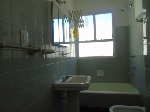 Imagen 5 de 9 de 2 Ambientes En Piso Super Alto Todo Externo Con Balcón - Todo Sol En Belgrano Chico