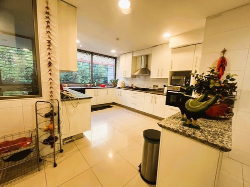 Venta, Impecable, Vistas Despejadas, Tres Dormitorios.