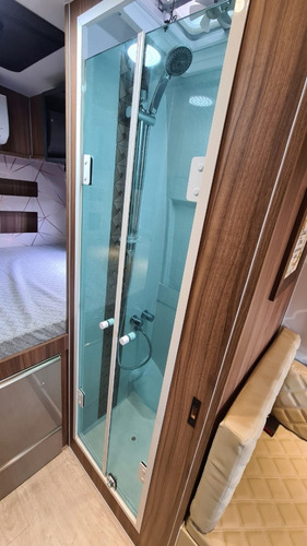 Imagem 10 de 13 de Motor Home Prático Notável
