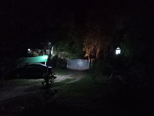 Complejo De Dos Casas Más Un Local Comercial En Pleno Centro