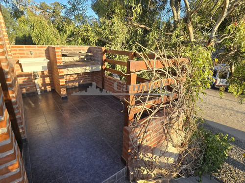 Casa En Venta 4 Ambientes Más 2 Deptos - Cinco Esquinas, Santa Clara Del Mar