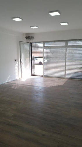 Se Alquila Local Comercial En Ricardone