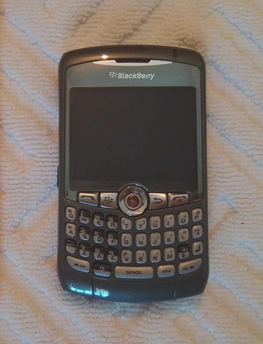 No Funciona - Blackberry Curve 8320 Tiene Sus Accesorios (Usado)
