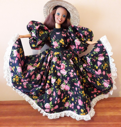 Muñeca Barbie No - Es Laiko  Int  Talla  37.5 Cm.