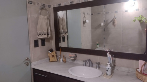Casa Chalet 7 Ambientes En Parque Leloir Dueño Vende. Con Gran Parque Arbolado , Pileta Y Parrilla