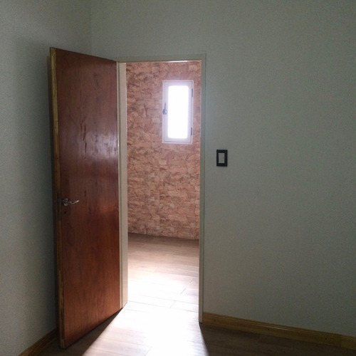 Venta Casa En 2 Plantas Con Pileta Y Quincho Glew