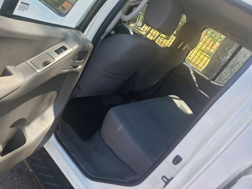 Nissan Frontier 2010 2.5 Le Cab Doble 4x4
