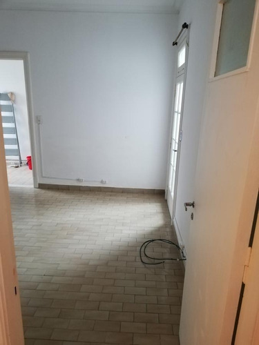 Imagen 3 de 8 de Departamento 2 Ambientes Al Contrafrente - Paternal