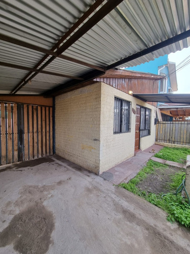 Casa Ubicada En Villa Los Héroes.