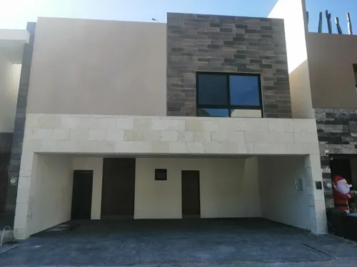 Casa En Venta En Colonia Los Cristales, Monterrey, Nuevo León