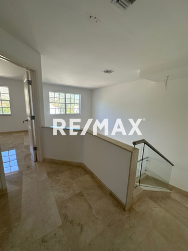 Townhouse En Obra Blanca, Exlusivo Y Lujoso Conjunto Atlantis, Paraiso 1, Maneiro, Isla De Margarita Cod: 1292