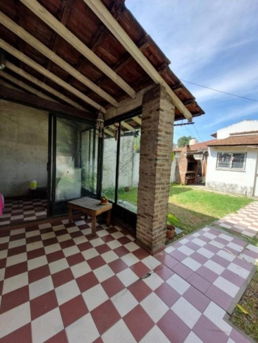 Hermosa Casa En Esquina!