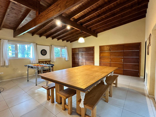 Casa En Venta - 5 Dormitorios 4 Baños - Pinamar
