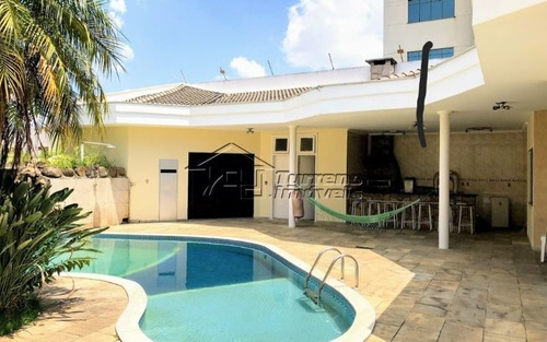 Casa Em Condomínio No Jd. Aquarius Com Piscina E 4 Dormitórios