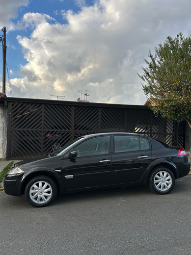 Renault Megane 1.6 Dynamique Hi-flex 4p