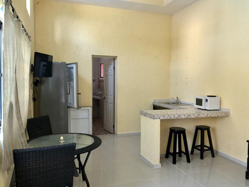 Edificio Con Locales Comerciales, Alberca Y Estudios En Playa Del Carmen P3265