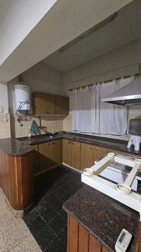 Casa En Venta - 3 Dormitorios 1 Baño - 320mts2 - Leones, Marcos Juárez, Córdoba