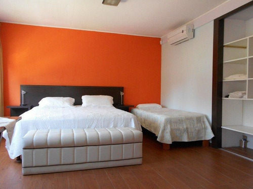 Minimalista -zona Centro - Con Pileta Climatizada.