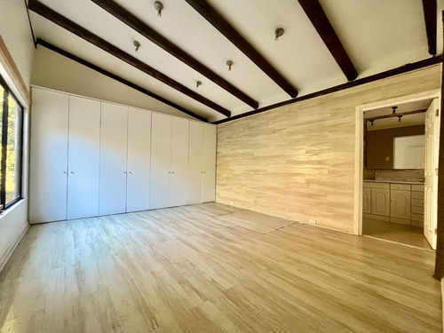 Cómoda Y Funcional Casa Con Excelente Conectividad