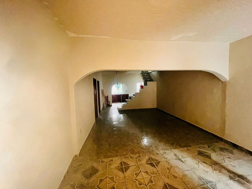 Casa En Venta En Veracruz Con Hab. En P. B. Y Alberca Col. Astilleros