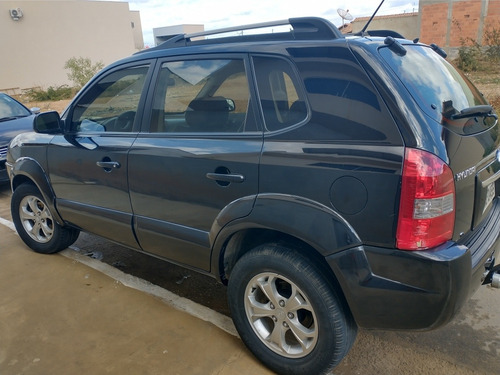 Imagem 2 de 9 de Hyundai Tucson 2012 2.0 Gls 4x2 Aut. 5p